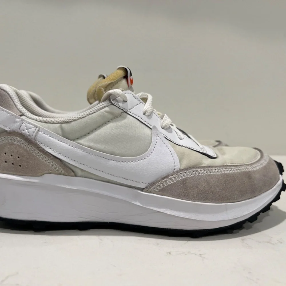 Nike Waffle Debut Running Shoes - Picture 9 of 9